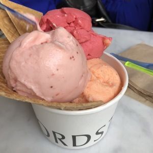 Meet your Posher, Adja